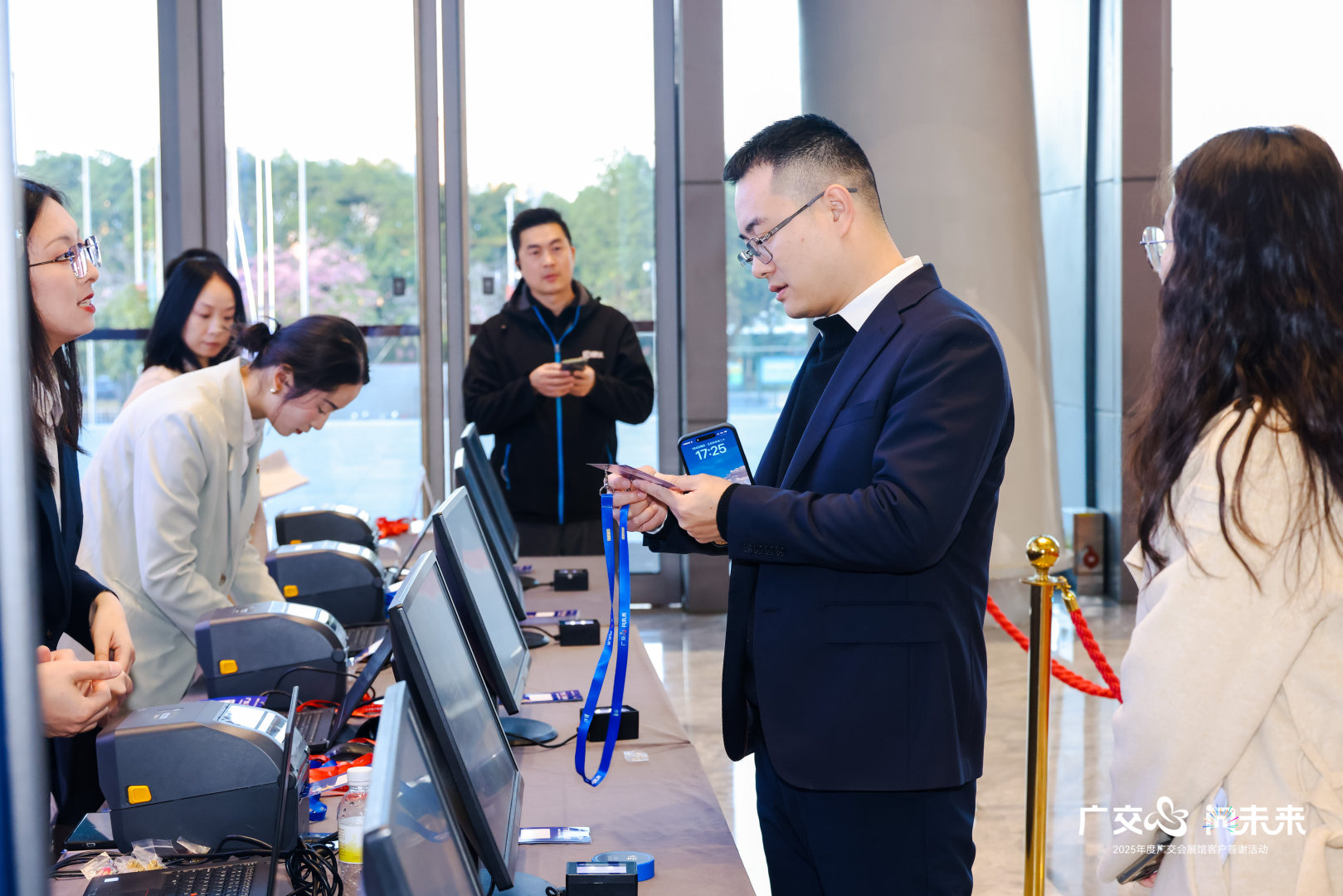 智速制证 一证联享!31会议现场制证点亮商务答谢会参会体验 智速制证 一证联享!31会议现场制证点亮商务答谢会参会体验